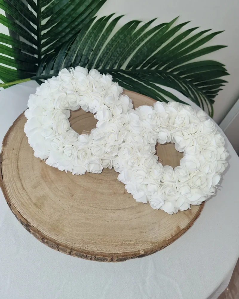 Symbole "Infini" en fleurs