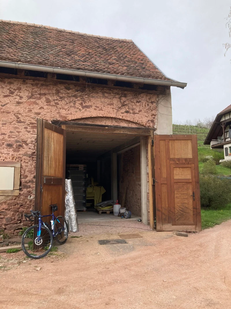 La Ferme des 9 Chemins - Du foin! mar. 2023