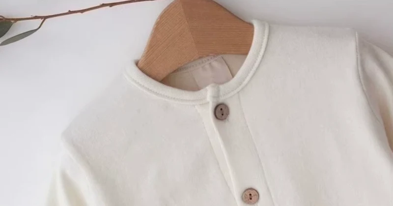 Combinaison en coton biologique bébé garçon – Ivoire
