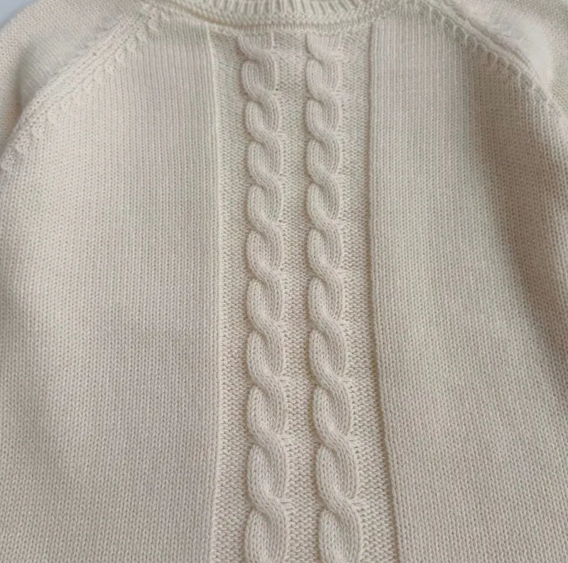 Chandail fille en tricot ivoire avec torsades – Automne-Hiver