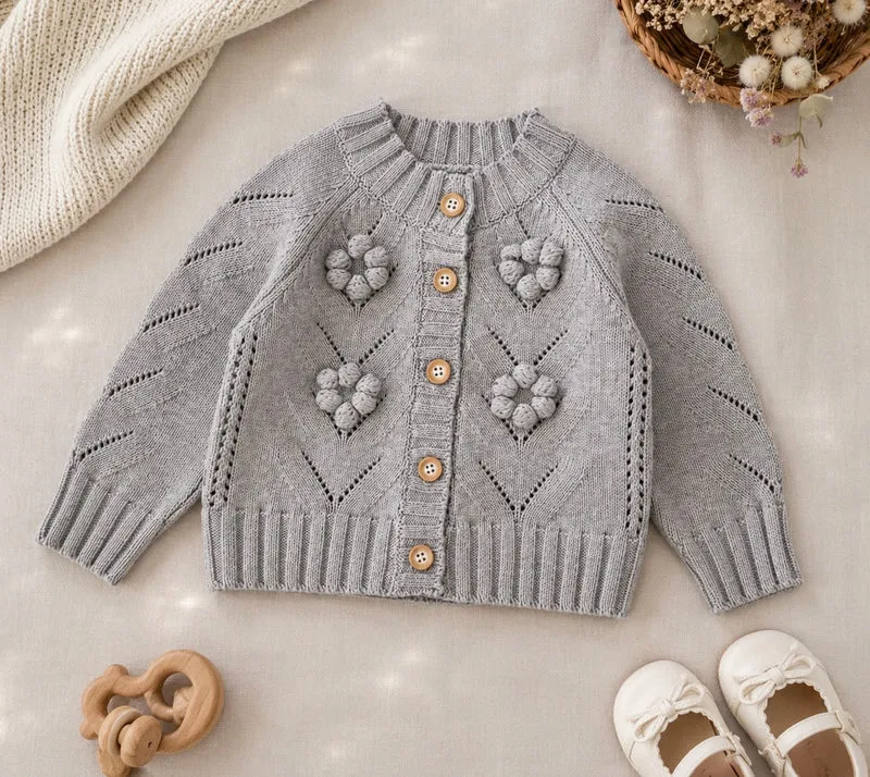 Cardigan Marguerite en tricot gris pour fille – Automne-Hiver