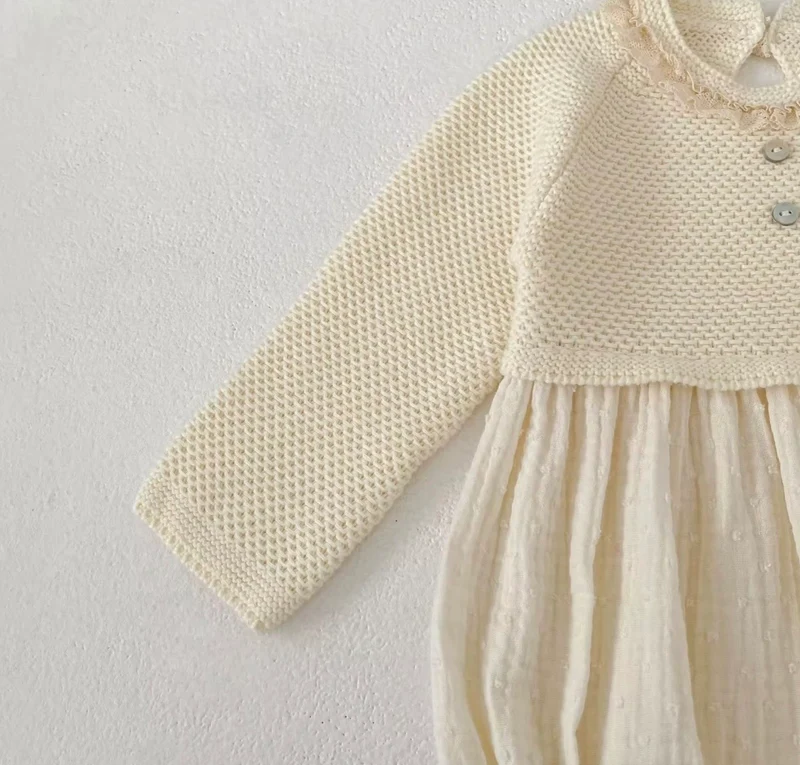 Barboteuse bébé fille en coton et tricot ivoire – Automne-Hiver