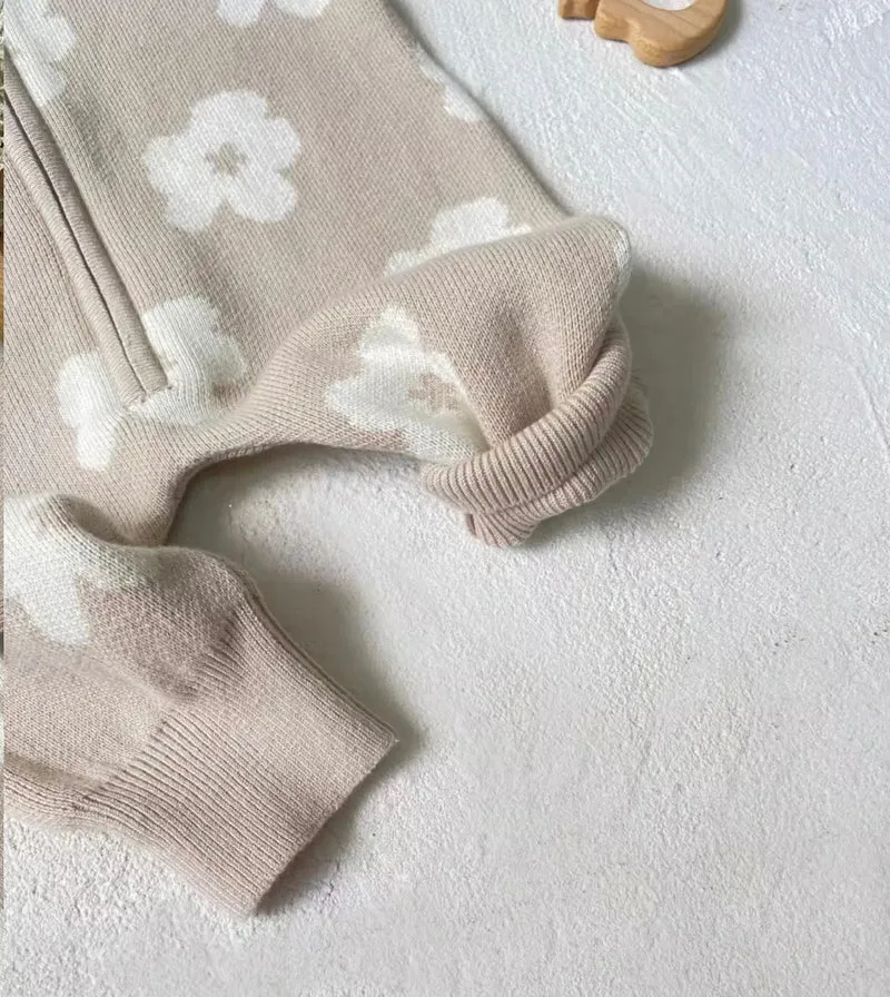 Combinaison bébé fille à capuche fleurie – Kali