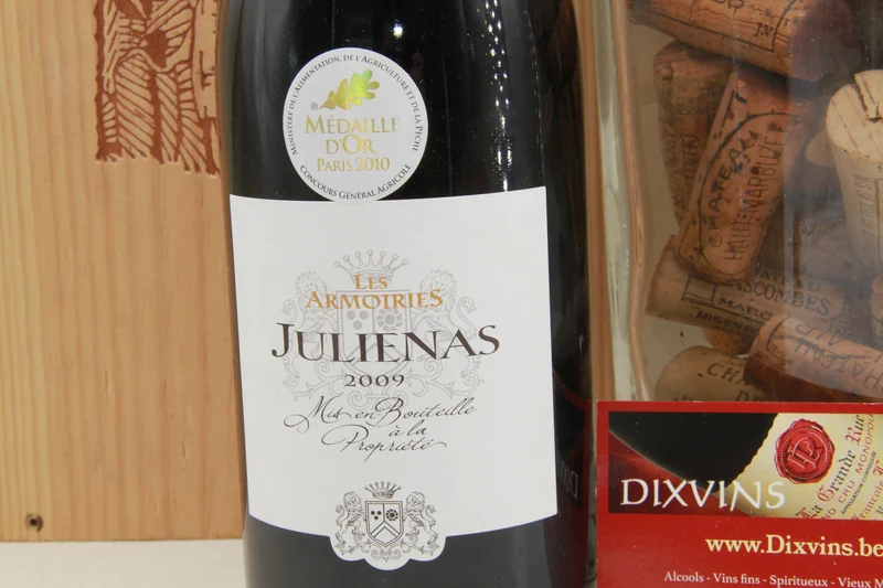 Julienas Les Armoiries Chateau du Bois De La Salle 2009