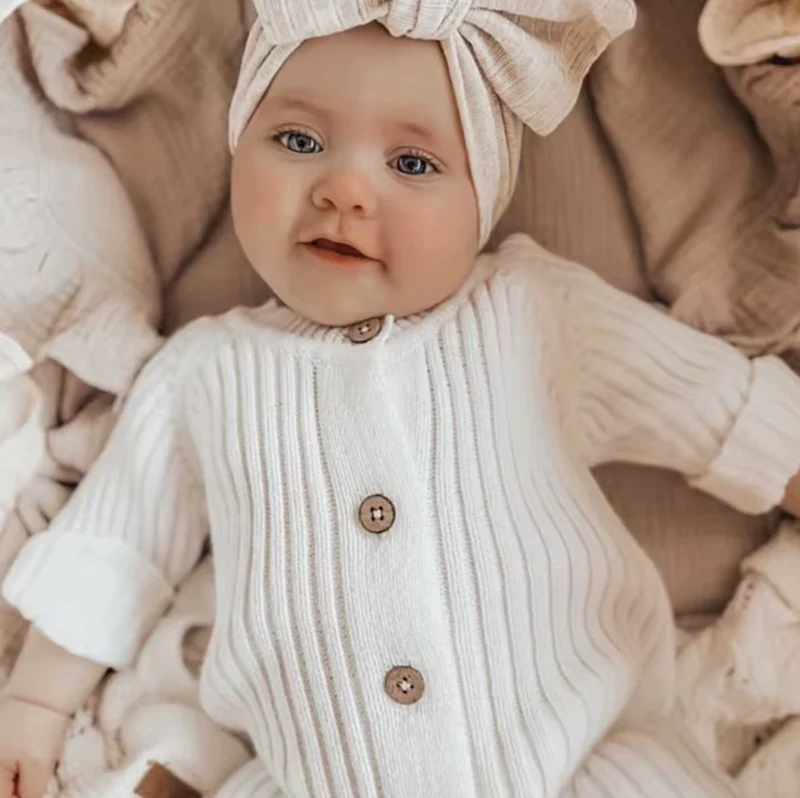 Coffret naissance bébé en tricot doux – Kali
