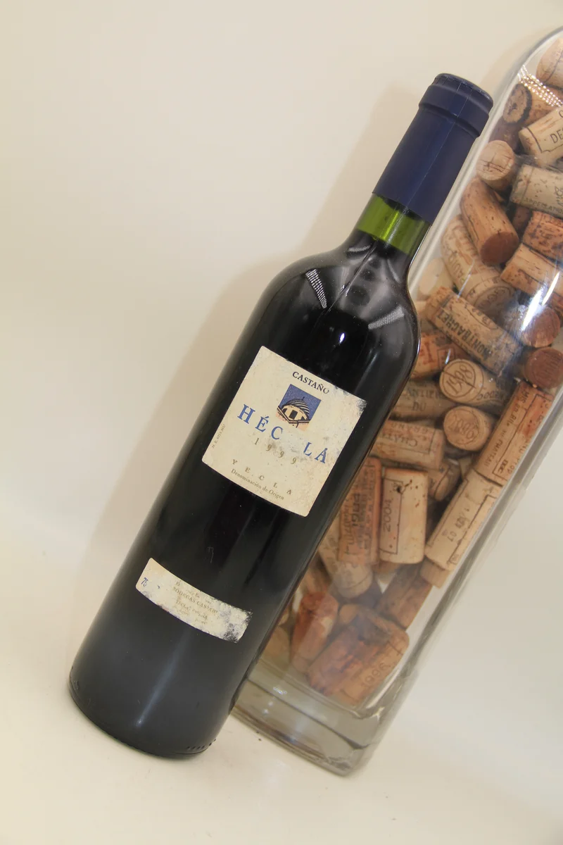 Hecula **1999 ** Yecla Castano Espana