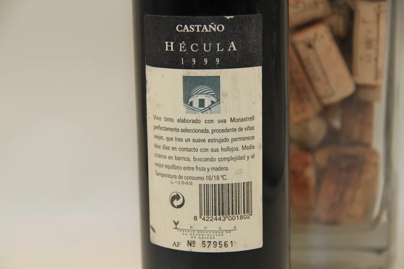 Hecula **1999 ** Yecla Castano Espana