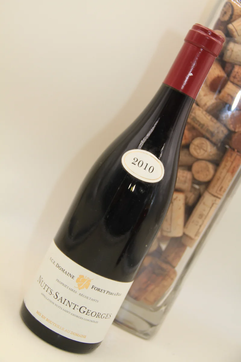- Nuits Saint Georges **2010 ** Domaine Forey Père & Fils