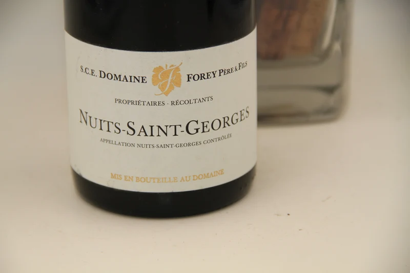 - Nuits Saint Georges **2010 ** Domaine Forey Père & Fils