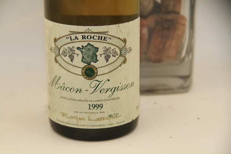 - Macon Vergisson. La Roche ** 1999 ** Roger Lassarat