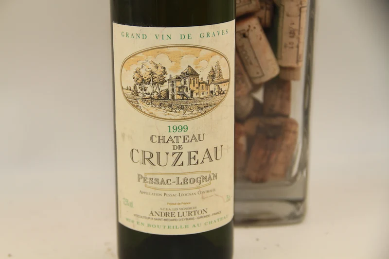 Chateau de Cruzeau ** 1999 ** Pessac Leognan . Lurton