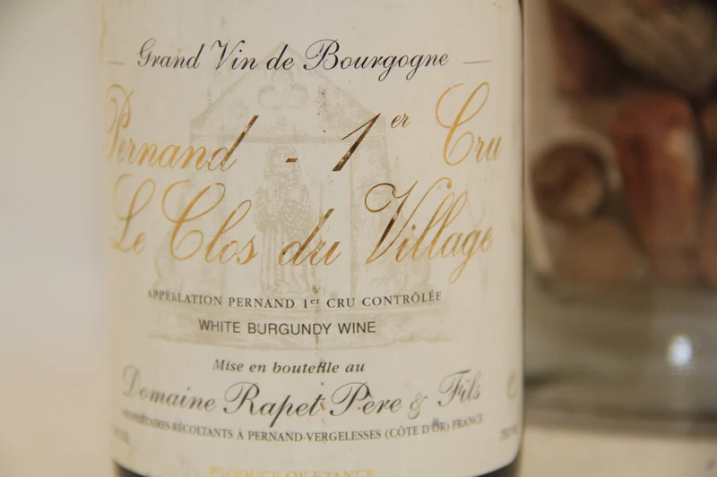 Pernand 1er Cru"LE Clos du Village " ** 2004 ** Domaine Rapet