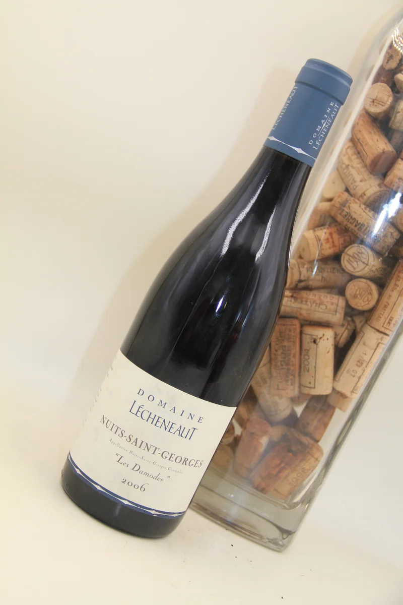 Nuits Saint Georges " Les Damodes " **2006 ** Domaine Lechenault