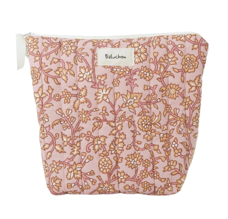 Sac à cosmétiques fait mains format moyen matelassé rose