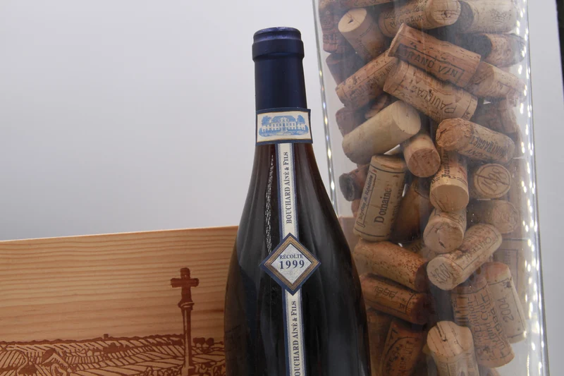 Bourgogne Hautes-Côtes de Beaune "Les Prieurés" – Bouchard Aîné & Fils. 1999