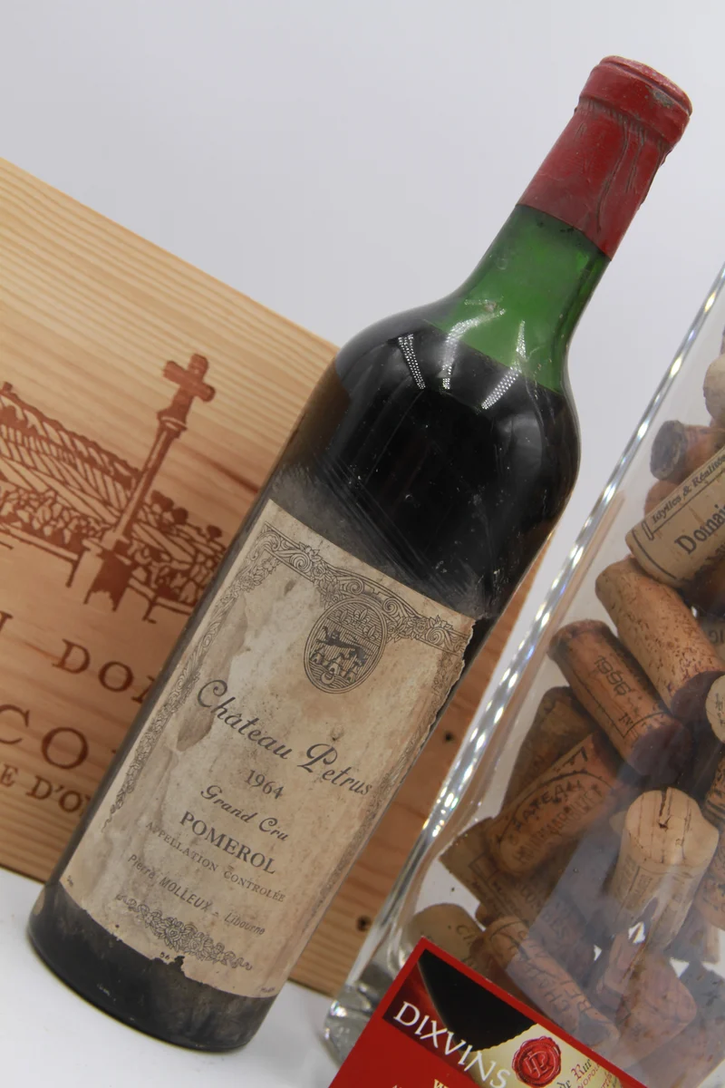 Château Pétrus Grand Cru Pomerol Millésime de Légende. 1964