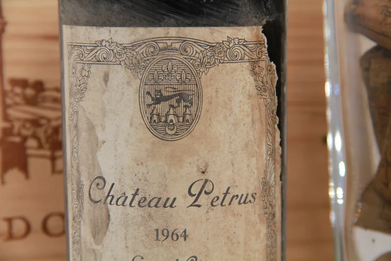 Château Pétrus Grand Cru Pomerol Millésime de Légende. 1964
