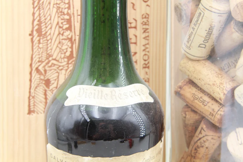 Calvados Vieux Père Magloire Vielle réserve ,Cordon Rouge 12 ans d age. +-70 ties
