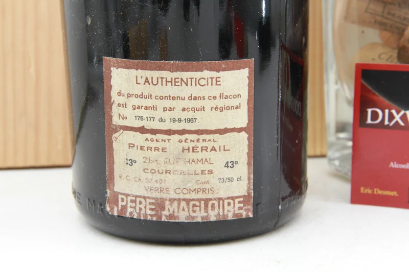 Calvados Vieux Père Magloire Vielle réserve ,Cordon Rouge 12 ans d age. +-70 ties