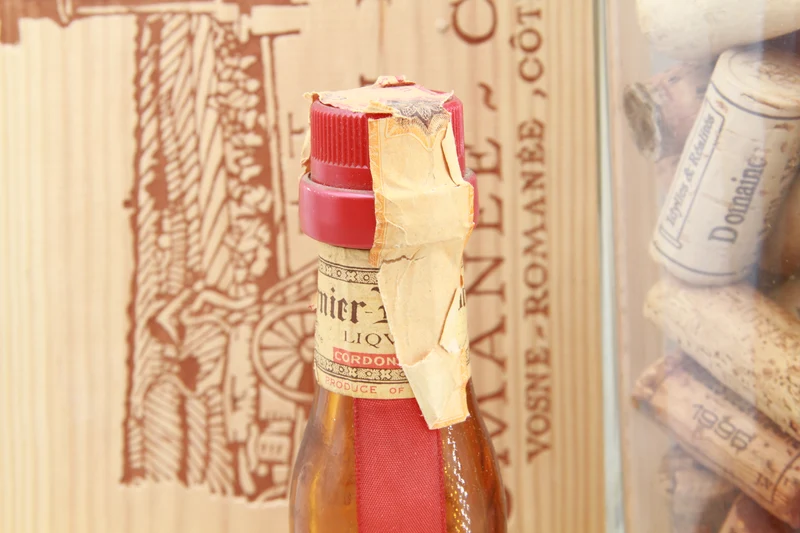 Grand Marnier Liqueur Cordon Rouge Lapostolle vielle bouteille des 80 ties