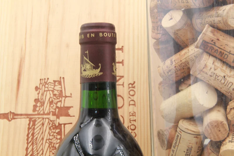 Chateau Beychevelle Grand Cru Classé Saint Julien. 1990