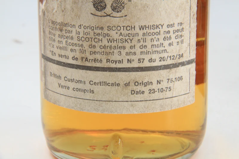 Whisky Dewars ** 1975 ** White Label 40%