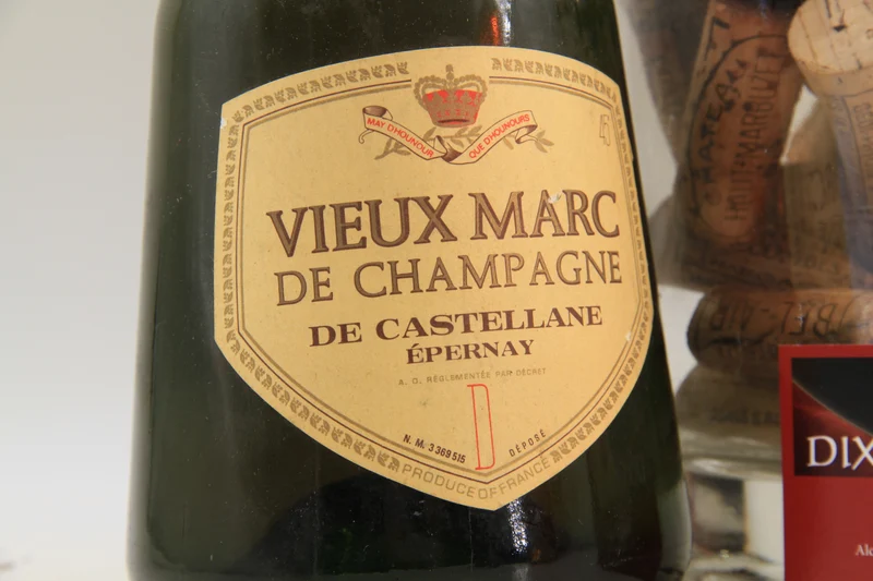 Vieux Marc de Champagne ** ** De Castellane