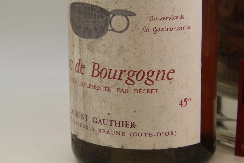 Marc de Bourgogne. **70 ties ** Laurent Gauthier