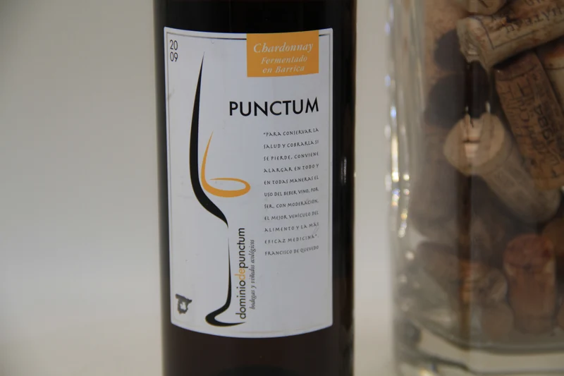 - Punctum. Chardonnay ** 2009 ** Castilla