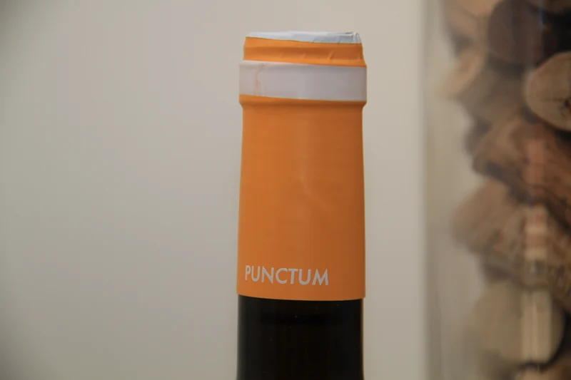 - Punctum. Chardonnay ** 2009 ** Castilla