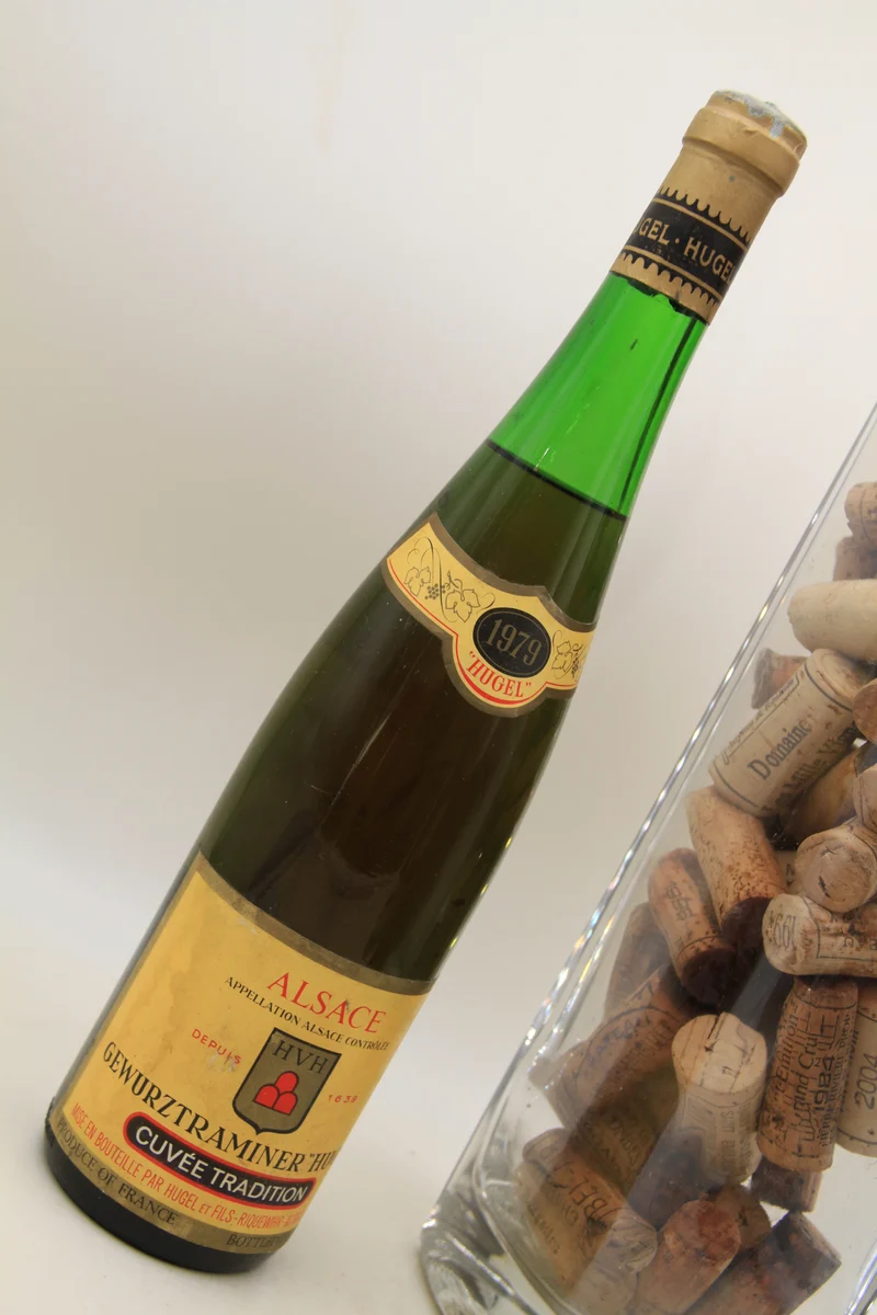 Gewurztraminer "Hugel" Cuvée Tradition. ** 1979 ** Hugel et fils