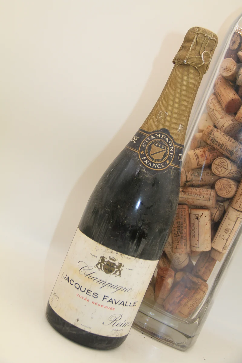 Champagne Jacques Favalle ** 70 TIES ** Brut