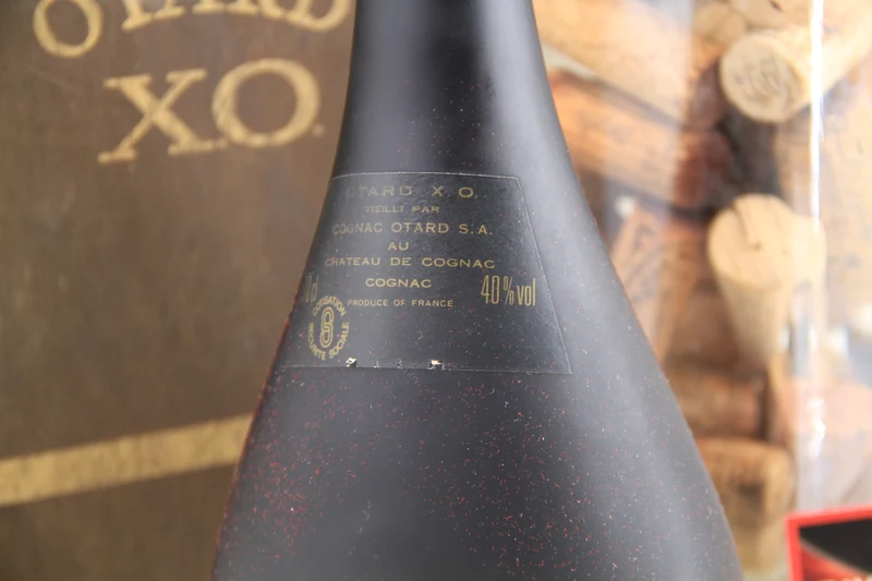 - Cognac "XO " Otard 80 ties