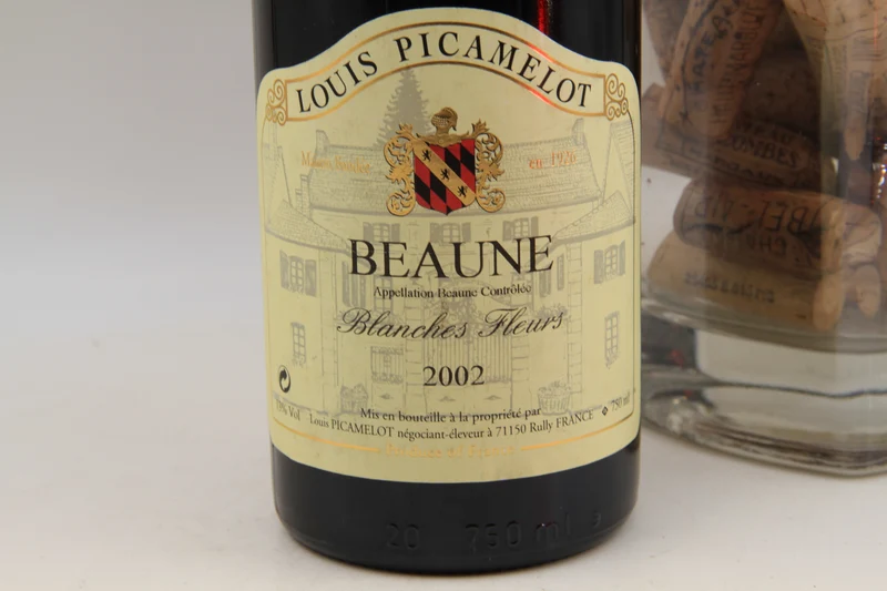 - Beaune " Blanches Fleurs " ** 2002 ** Louis Picamelot