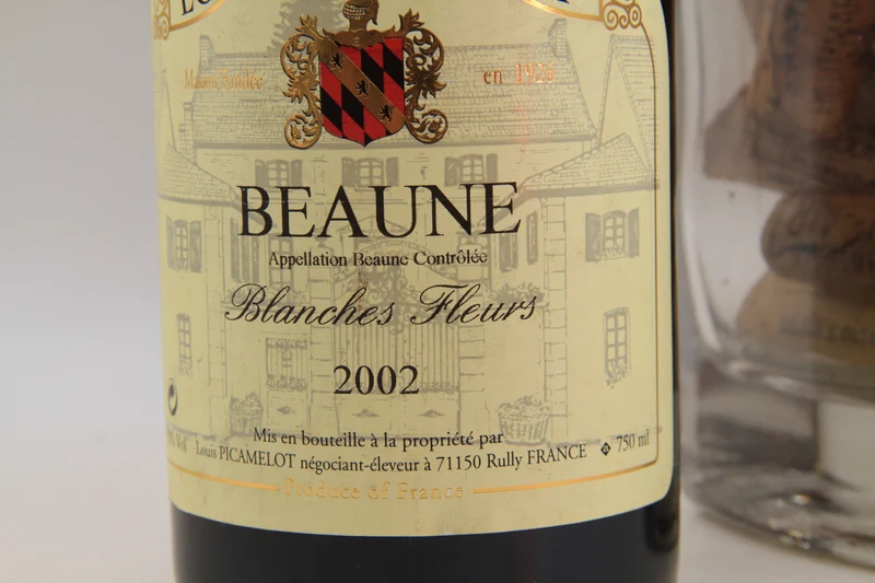 - Beaune " Blanches Fleurs " ** 2002 ** Louis Picamelot