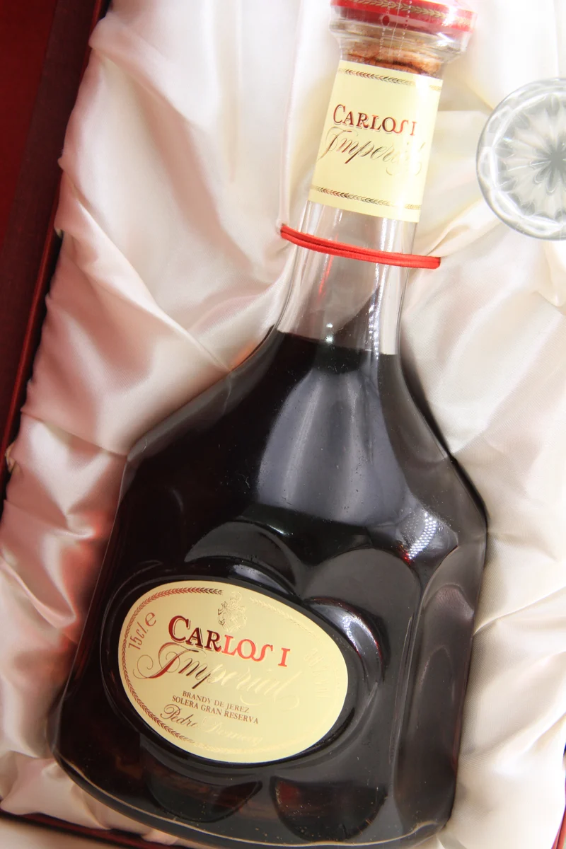 Brandy Jerez ** Carlos I Imperial ** Pedro Domecq. 90 ties