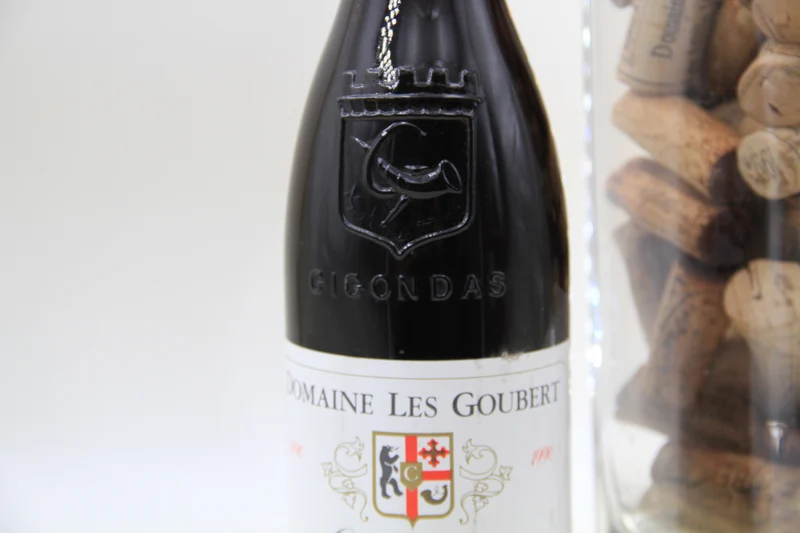 - Gigondas ** 1990 ** Domaine Les Goubert