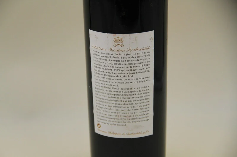 - Chateau Mouton Rothschild ** 2001 ** 1er Grand Cru Classé Pauillac