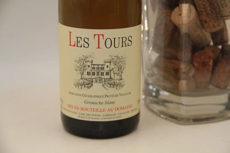 - Grenache Blanc ** 2015 ** Domaine Des Tours. Reynaud