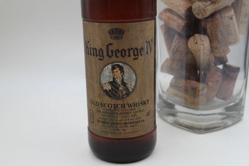 Old Scotch Whisky **60 ties ** King Georges IV