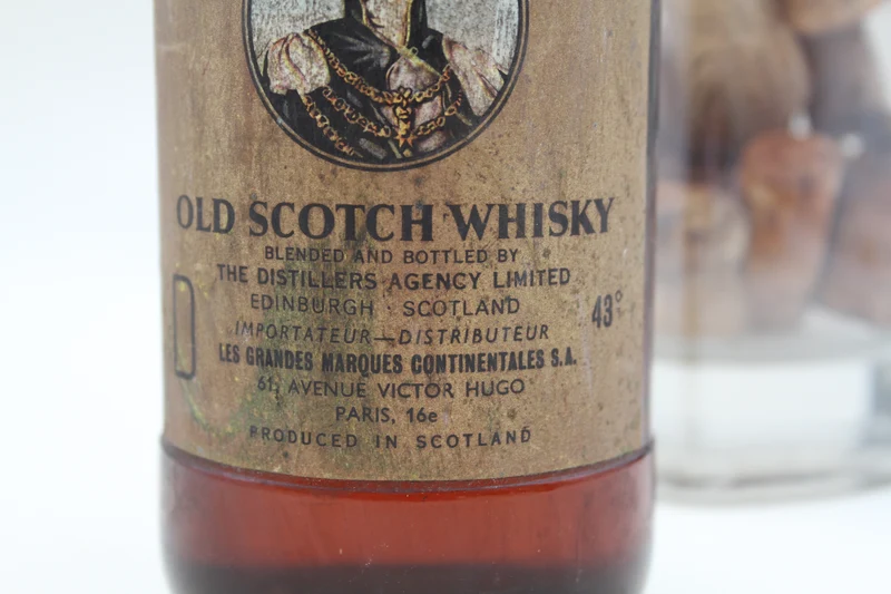 Old Scotch Whisky **60 ties ** King Georges IV
