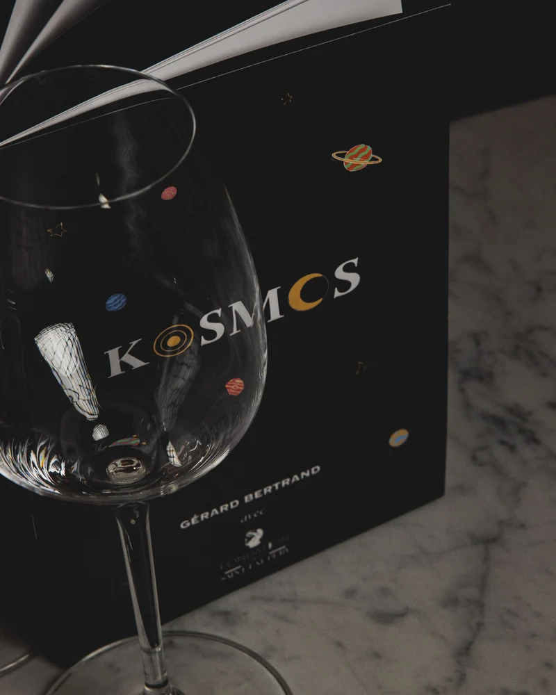 Kosmos jour Hommage à Saint Exupéry Vin de France 2025 – 75cl avec son étui cadeau vin blanc