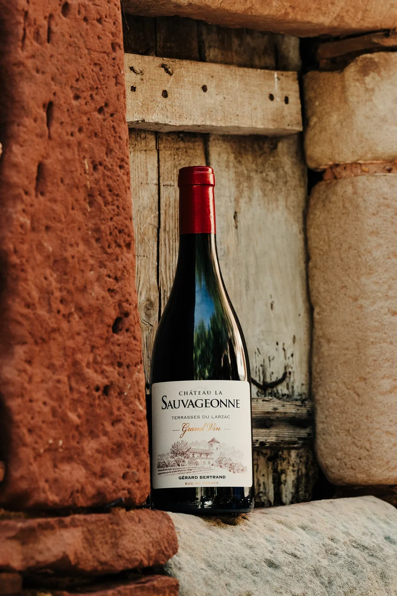 Château La Sauvageonne Grand Vin AOP Terrasses du Larzac 2023 – Caisse bois 6 bouteilles 75cl vin rouge