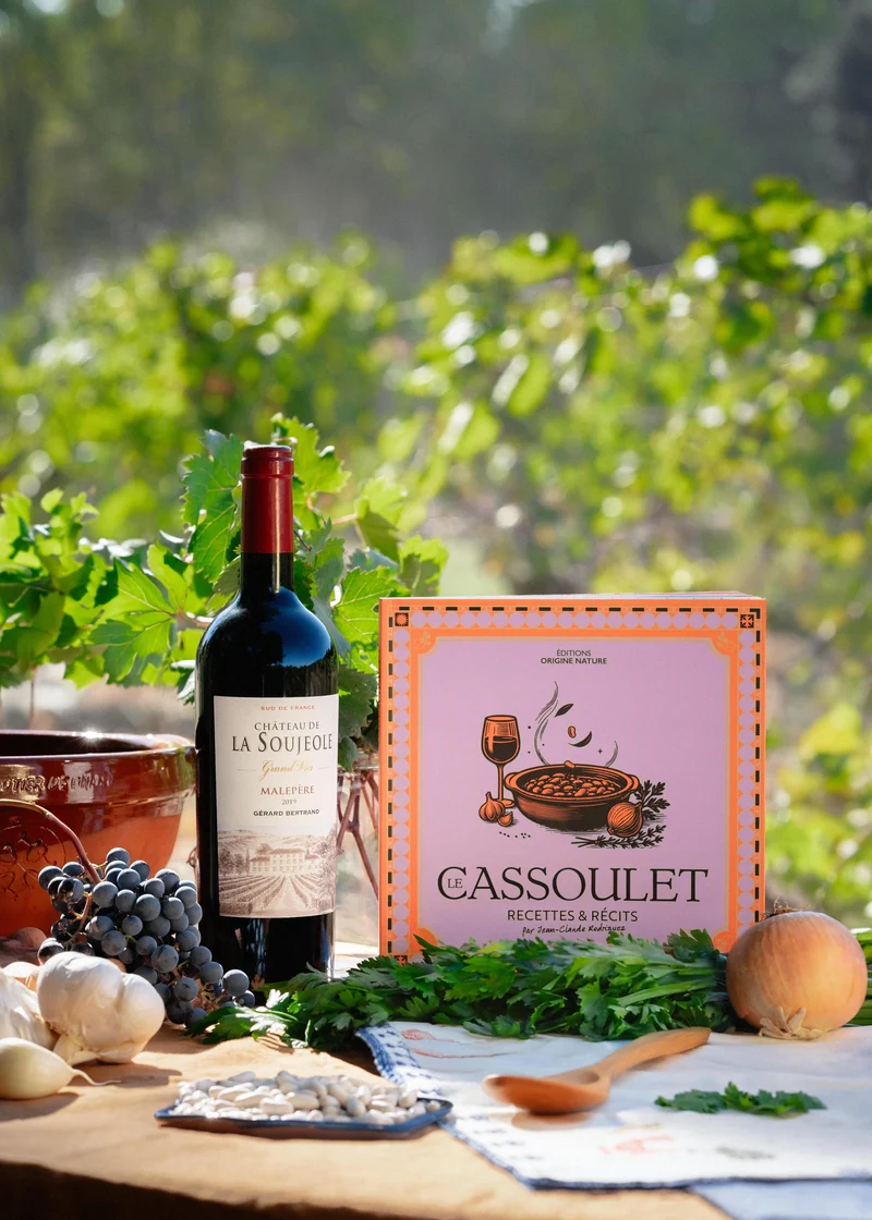 Coffret Cadeau Livre Le Cassoulet Recettes et Récits et Château de la Soujeole Grand Vin rouge